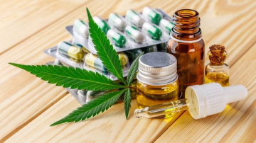 Wie läuft der Zulassungsprozess für Medikamente mit Cannabisbestandteilen ab?