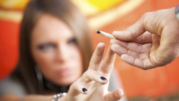 Cannabis use and psychotic experiences during early adolescence