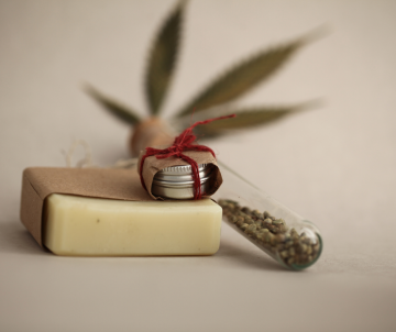 The best Christmas presents? Hemp cosmetics and CBD oils for the health of your loved ones