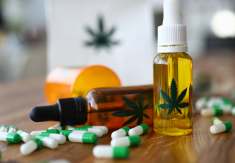 Połowa respondentów woli marihuanę od leków na receptę