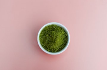 Kratom a konope (Ako často užívať, kontraindikácie & účinky)